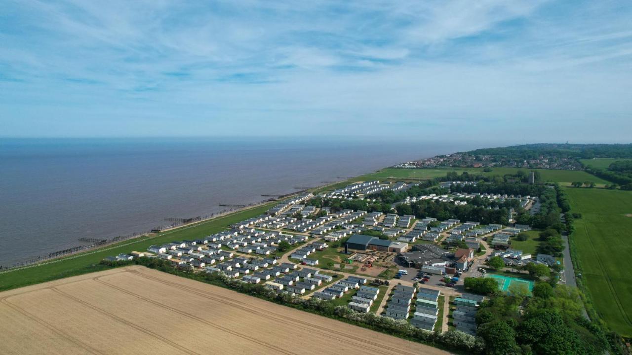 Gorgeous 6 Berth Caravan With Decking And Wi-Fi At Broadland Sands Ref 20377Bs Hopton on Sea Luaran gambar