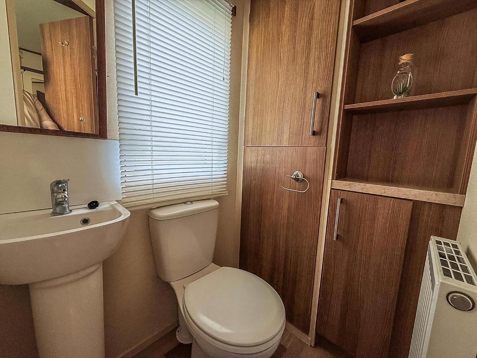 Gorgeous 6 Berth Caravan With Decking And Wi-Fi At Broadland Sands Ref 20377Bs Hopton on Sea Luaran gambar