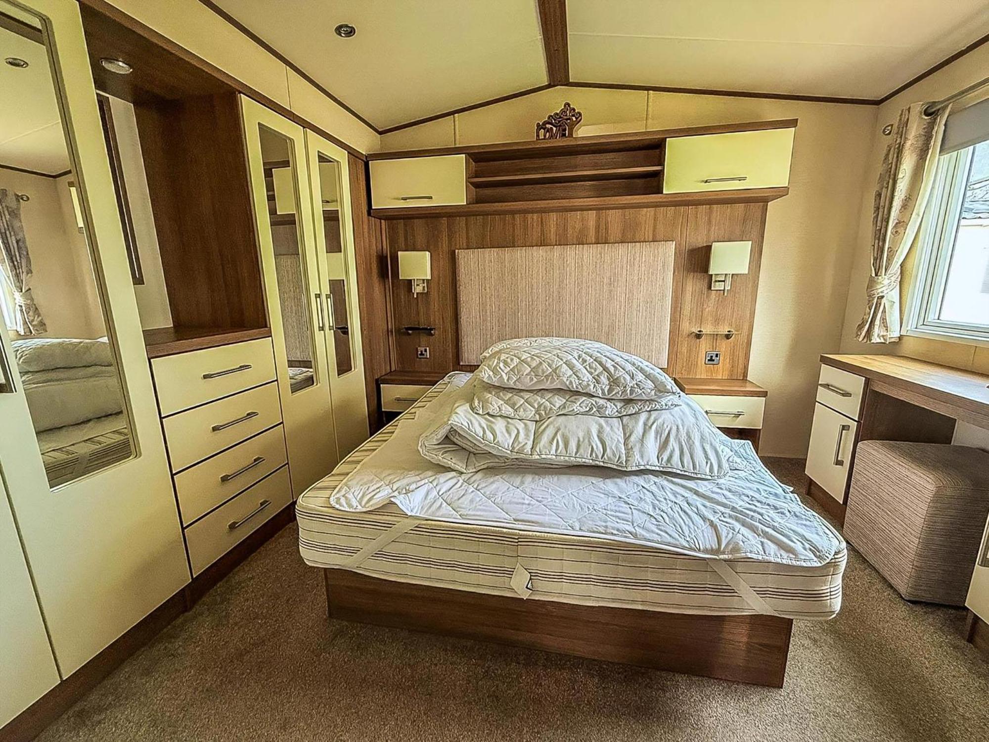 Gorgeous 6 Berth Caravan With Decking And Wi-Fi At Broadland Sands Ref 20377Bs Hopton on Sea Luaran gambar